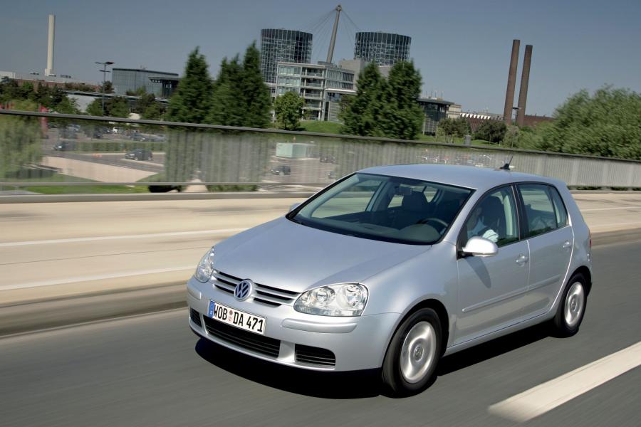  Volkswagen Golf 2004 года  (фото 40 из 170)